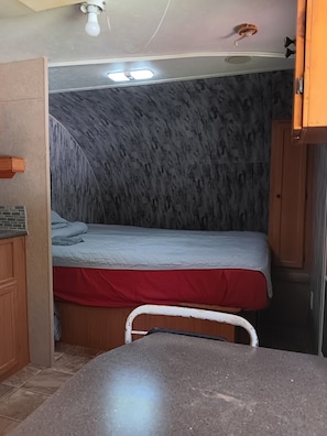 1 habitación, wifi y ropa de cama
