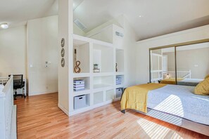 4 chambres, fer et planche à repasser, lit parapluie, Wi-Fi gratuit