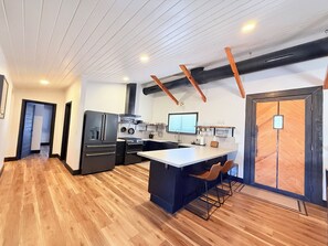 Microwave, oven, stovetop, dishwasher - 2 Acre Cozy Rim Country Escape (Payson)