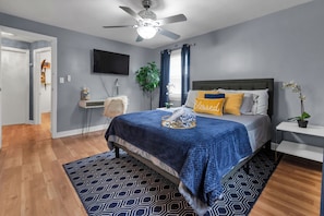 Iron/ironing board, WiFi, bed sheets