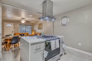 Interior - Close to All, Duplex B, Downtown, Comfortable,Safe (El Paso)