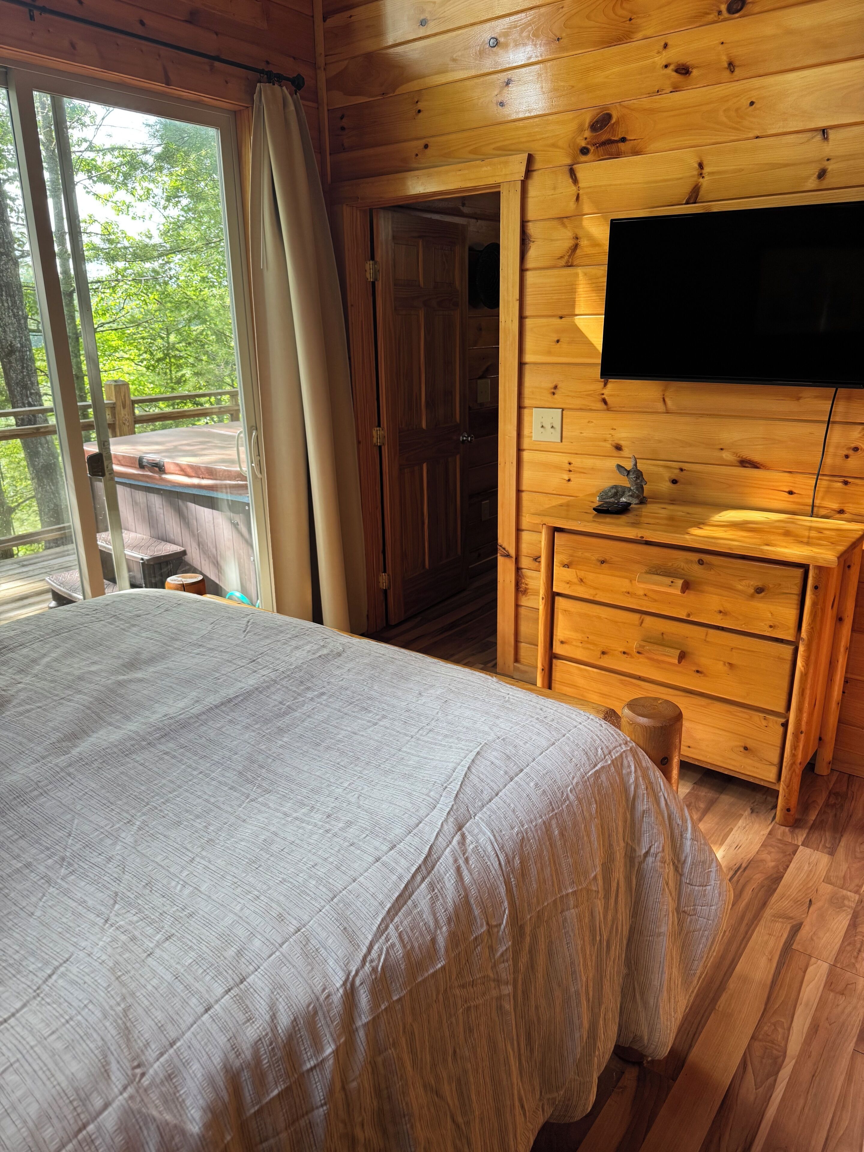 3 bedrooms, free WiFi, bed sheets