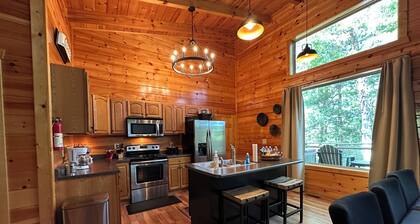 Firefly 3BR/3BA cabin with amazing views!