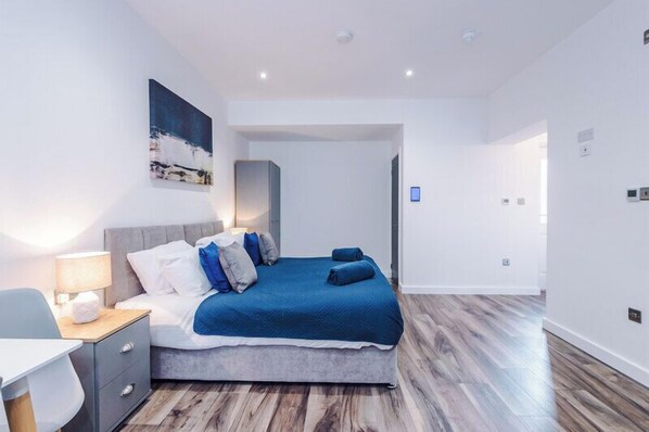 1 bedroom, free WiFi, bed sheets