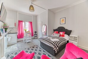 Free WiFi, bed sheets