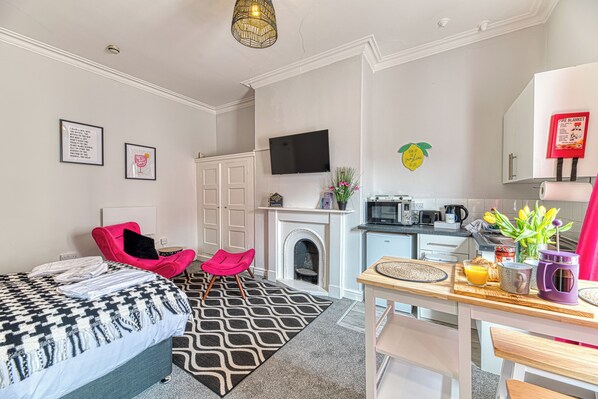 Free WiFi, bed sheets