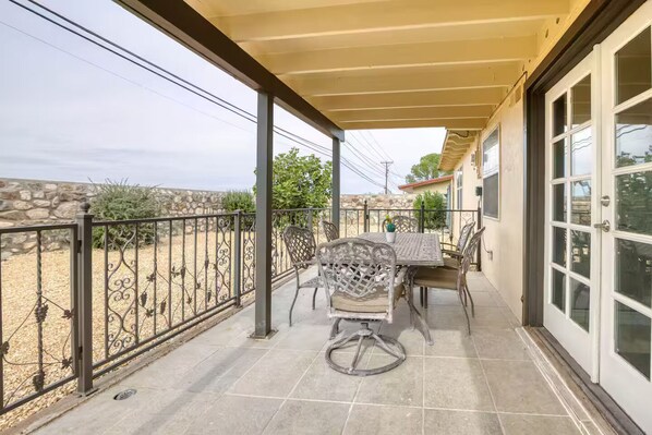 Outdoor dining