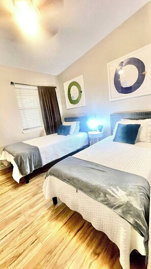 Iron/ironing board, WiFi, bed sheets