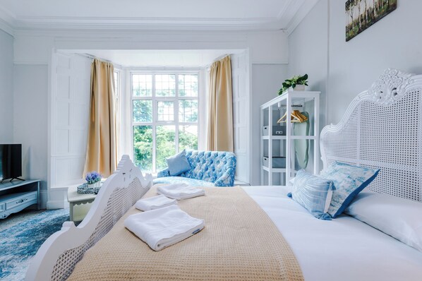 Free WiFi, bed sheets