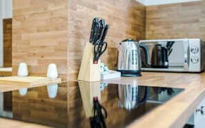 Kühlschrank, Mikrowelle, Toaster