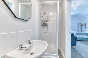 Bathroom - Chester Heights by Guestz (Chester)