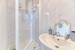 Bathroom - Chester Heights by Guestz (Chester)