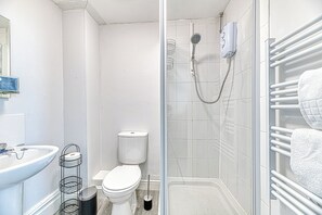 Douche, serviettes fournies