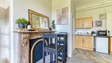 Fridge, microwave, toaster, cookware/dishes/utensils