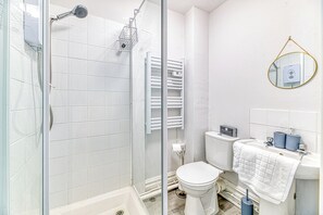 Bathroom - Chester Heights by Guestz (Chester)