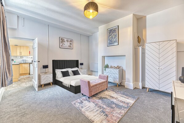 Unclassified image, 1 of 12, button