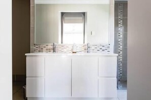 Hårtørrer, håndklæder, Sæbe, Shampoo