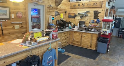 Lakeroad Lodge Motel & Charters