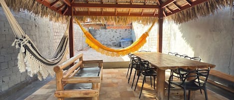 Rumah Comfort, Bebas Asap Rokok, AC | Teras/patio