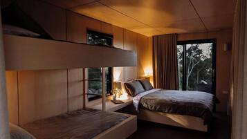 1 bedroom, desk, iron/ironing board, WiFi