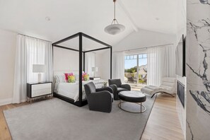 7 bedrooms, iron/ironing board, WiFi, bed sheets