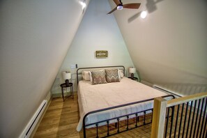 3 bedrooms, free WiFi, bed sheets, wheelchair access