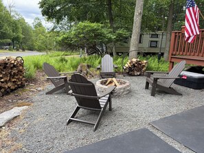 Property grounds - Charming tiny home in wonderful private community, Eagle Lake (Eagle Lake)