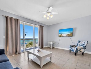 Apartment, Mehrere Betten (Celadon 203) | Wohnbereich