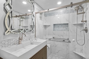 Condo, Multiple Beds (Capri by the Gulf 126) | Bathroom