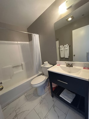 Bathroom - Desert Motel Ridgecrest, CA (Ridgecrest)