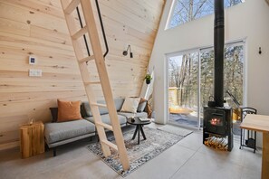 Fireplace - Prunella № 3, Prunella № 3 - A-Frame Cabin Getaway - Design, Comfort & Nature (Thorne)