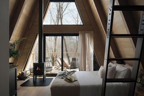 1 bedroom, WiFi, bed sheets - Prunella № 7, Prunella № 7 - A-Frame Cabin Getaway - Design, Comfort & Nature (Thorne)