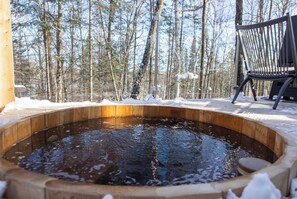 Outdoor spa tub - Prunella № 7, Prunella № 7 - A-Frame Cabin Getaway - Design, Comfort & Nature (Thorne)
