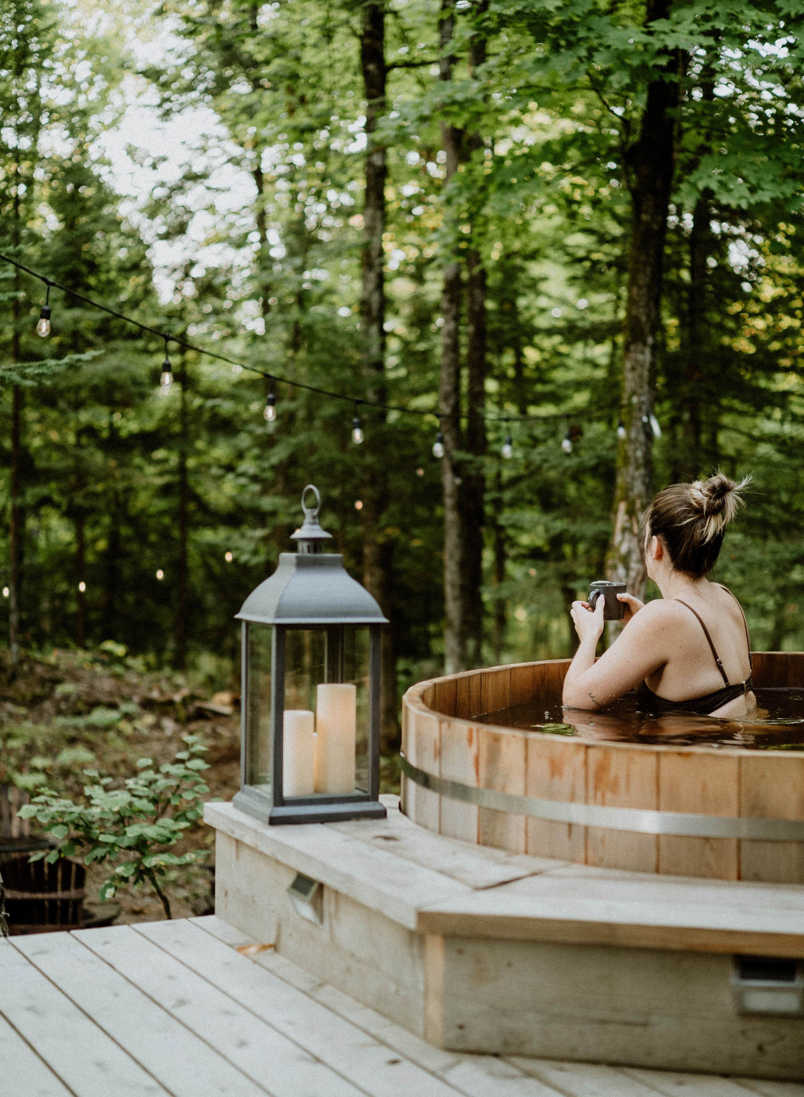 Outdoor spa tub