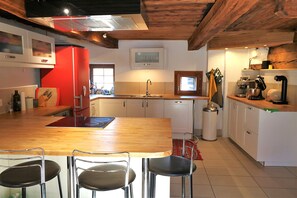 Kühlschrank, Ofen, Herdplatte, Geschirrspüler