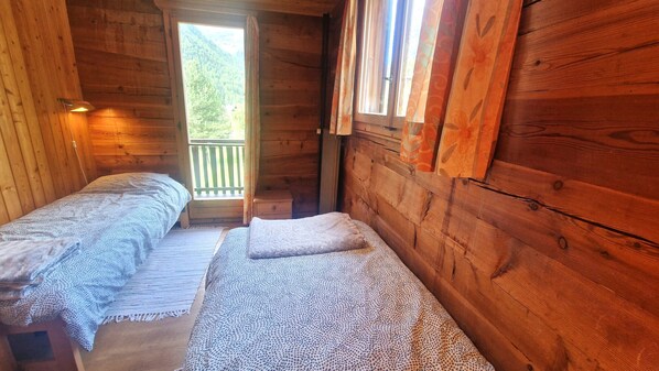 3 habitaciones, tabla de planchar con plancha y wifi gratis 