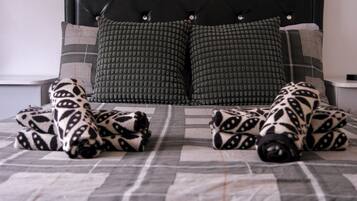 WiFi, bed sheets