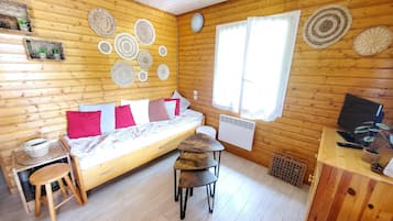 2 bedrooms, iron/ironing board