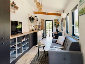 TV - Small house by the water with canoe/kayak (Saint-Omer)