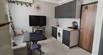 Cozy 1-bedroom apartment in charming Istanbul with WiFi, AC