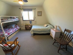 4 bedrooms, WiFi, bed sheets