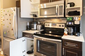 Micro-ondas, fogão, cooktop, lava-louças