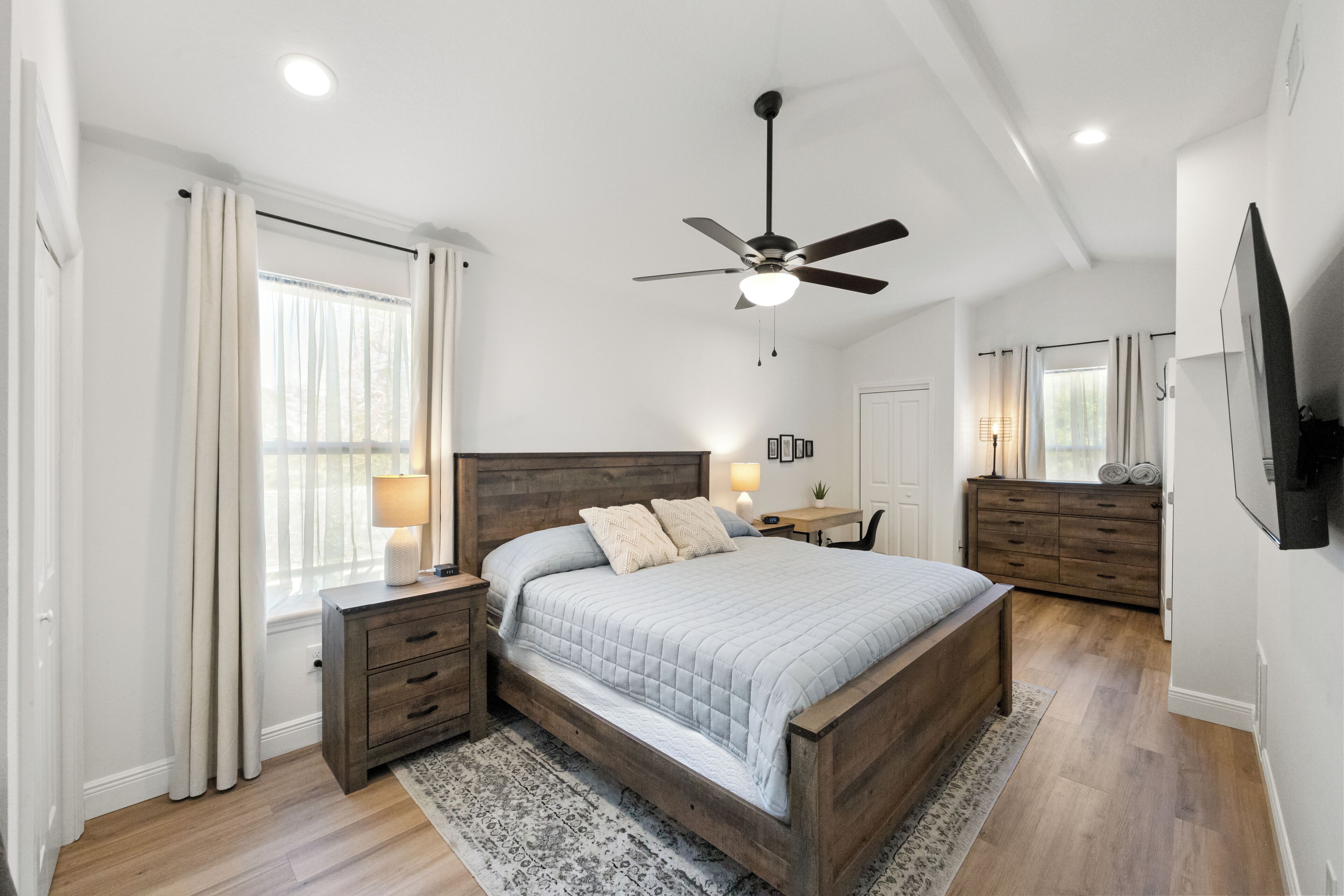 1 sovrum, skrivbord, strykjärn/strykbräda och gratis wi-fi