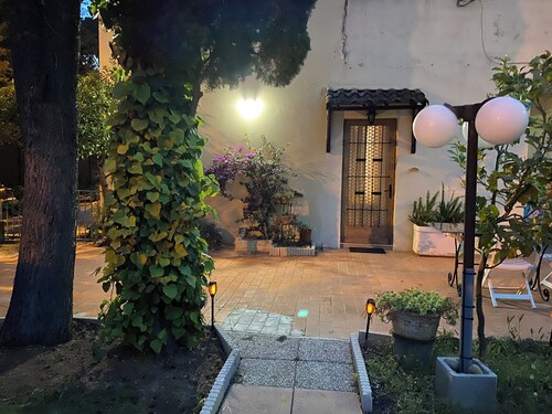 3bedroom apartment, private garden, free parking, EV charger, AC, wifi, quiet.