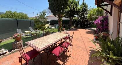3bedroom apartment, private garden, free parking, EV charger, AC, wifi, quiet.