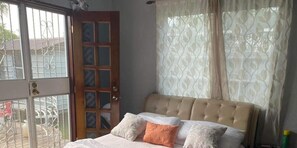 2 Schlafzimmer, BĂŒgeleisen/BĂŒgelbrett, WLAN, BettwĂ€sche