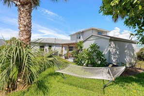 Casa, varias camas (Smyrna Sol) | Jardines del alojamiento