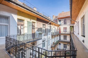 Property grounds - Quiet Downtown Haven@Szimpla. A/C and Free parking (Budapest)