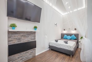 2 bedrooms, iron/ironing board, free WiFi, bed sheets