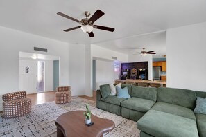 Télévision, cheminée